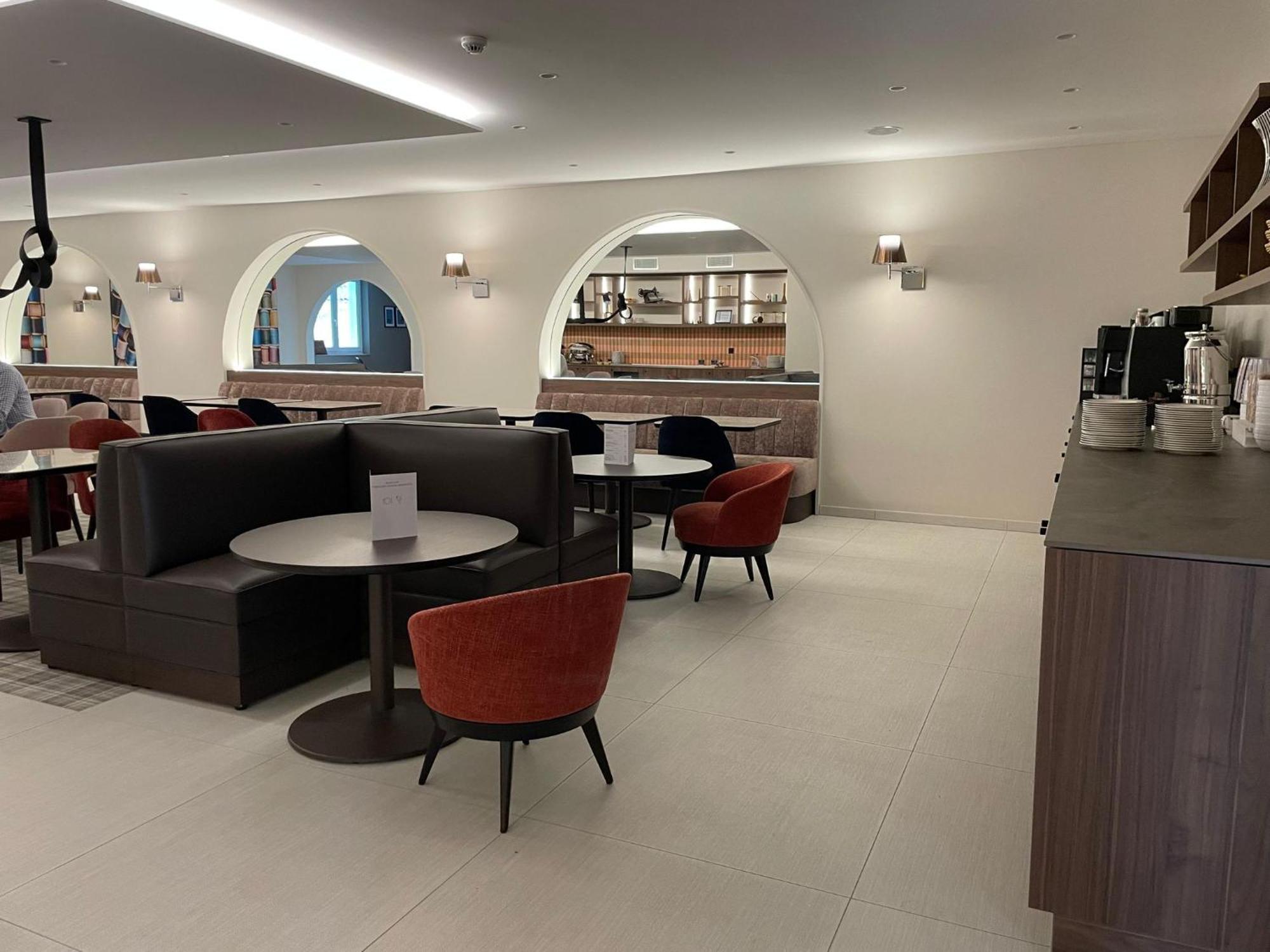 Mercure Centre Remparts Hotel 4*