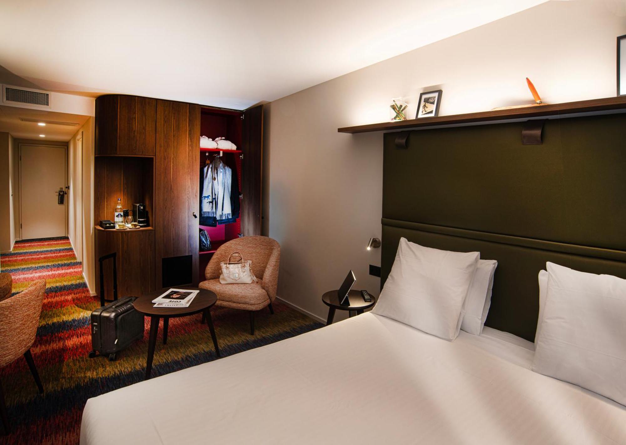 Mercure Centre Remparts Hotel 4*