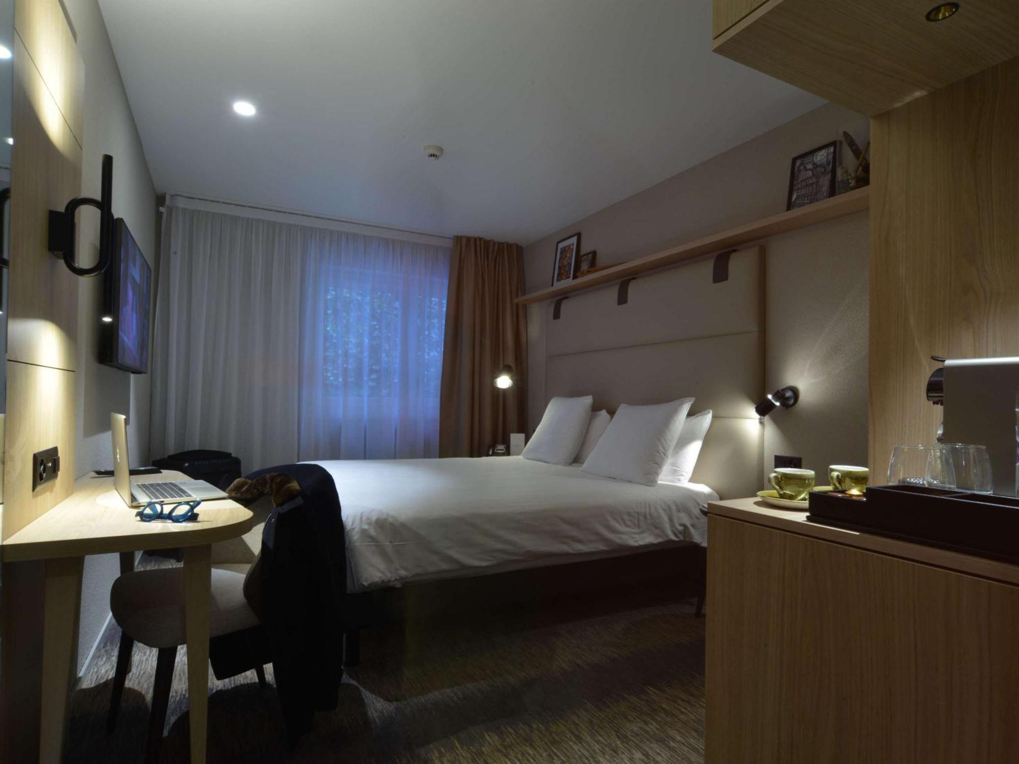 Mercure Centre Remparts 4*