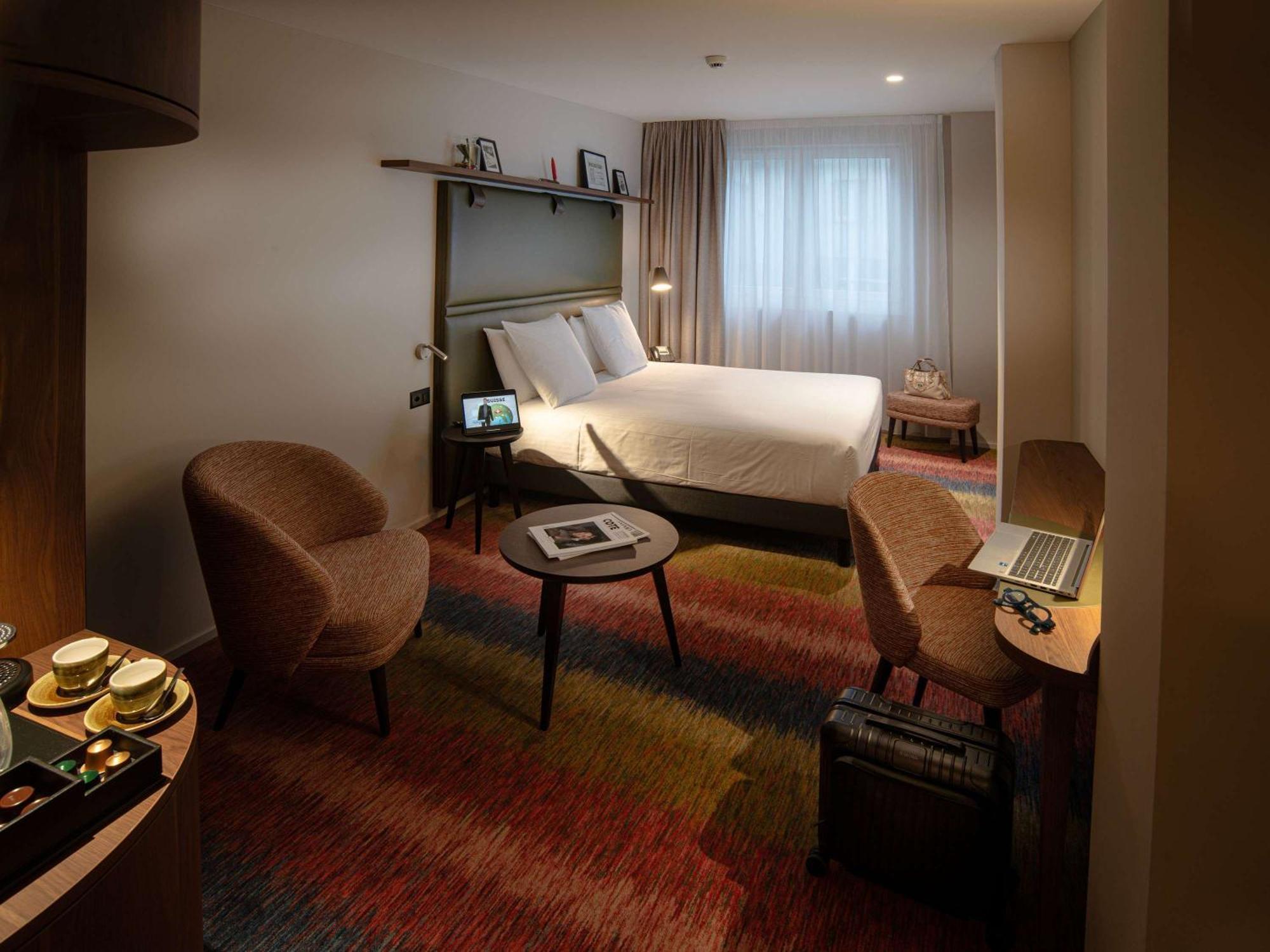 Mercure Centre Remparts Hotel 4*