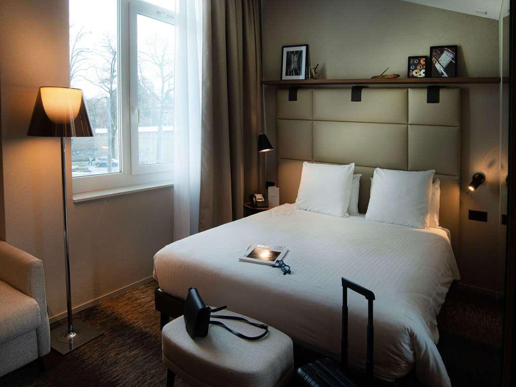Mercure Centre Remparts Hotel 4*