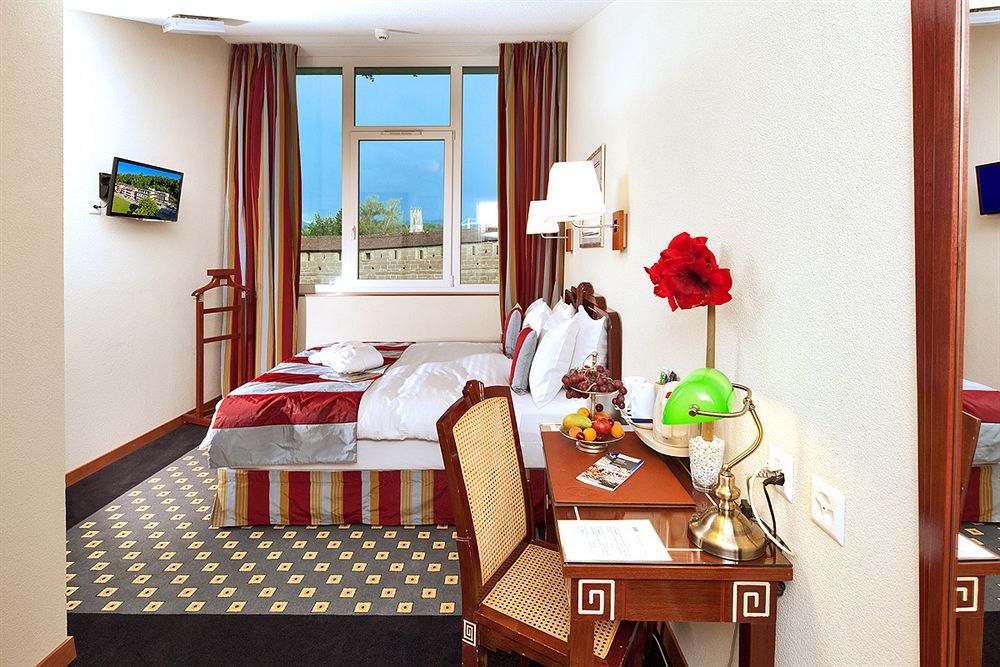 Mercure Centre Remparts Hotel